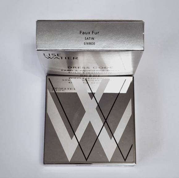 LISE Watier Faux Fur Satin Solo Eyeshadow Dress Code NIB - Picture 3 of 3